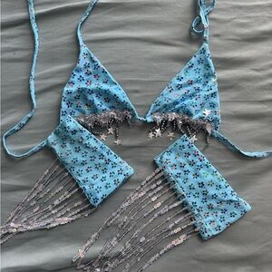 Lime Blonde blue top and sleeves